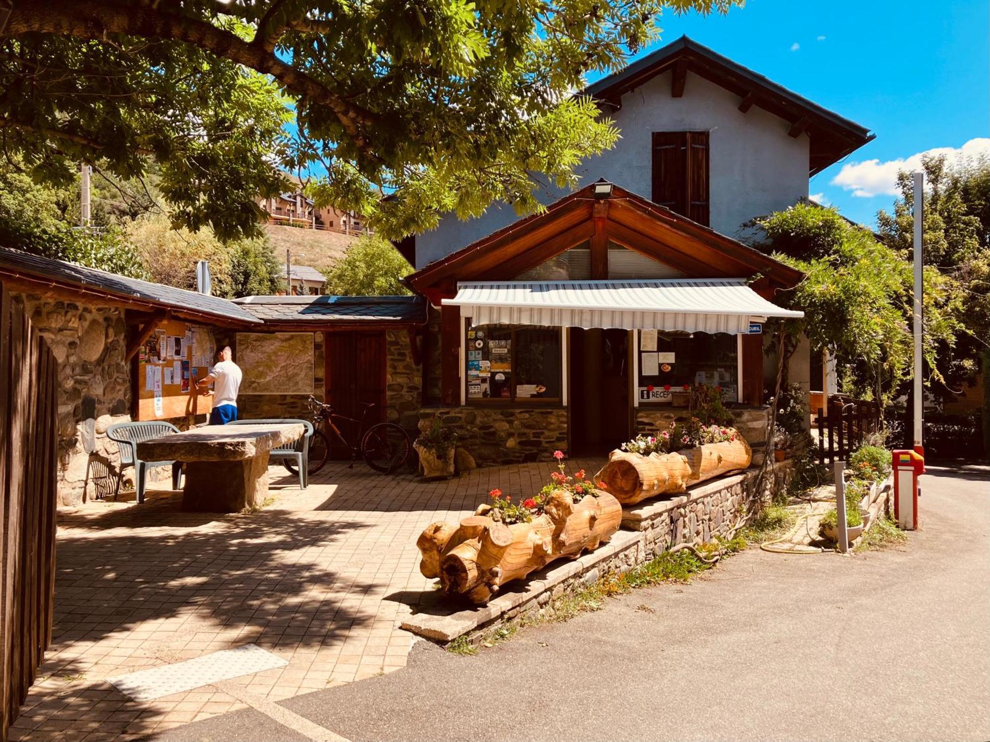 Camping L'Enclave Mobil-Home Estavar Bagian luar foto