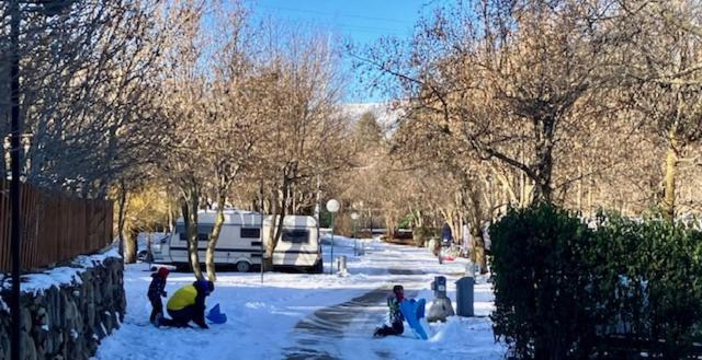 Camping L'Enclave Mobil-Home Estavar Bagian luar foto