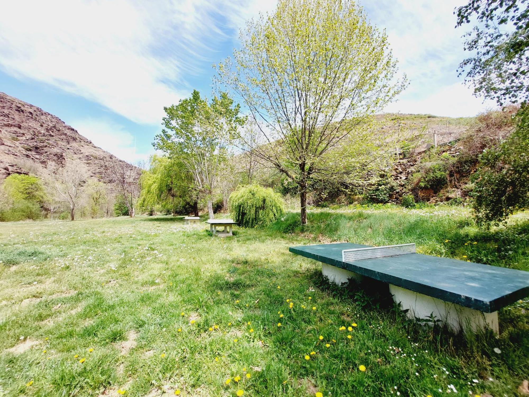 Camping L'Enclave Mobil-Home Estavar Bagian luar foto
