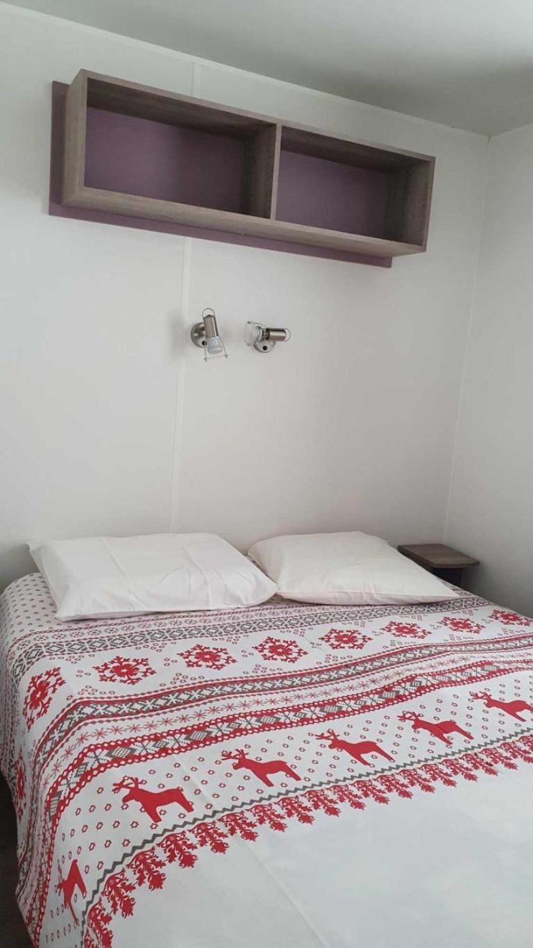 Camping L'Enclave Mobil-Home Estavar Bagian luar foto