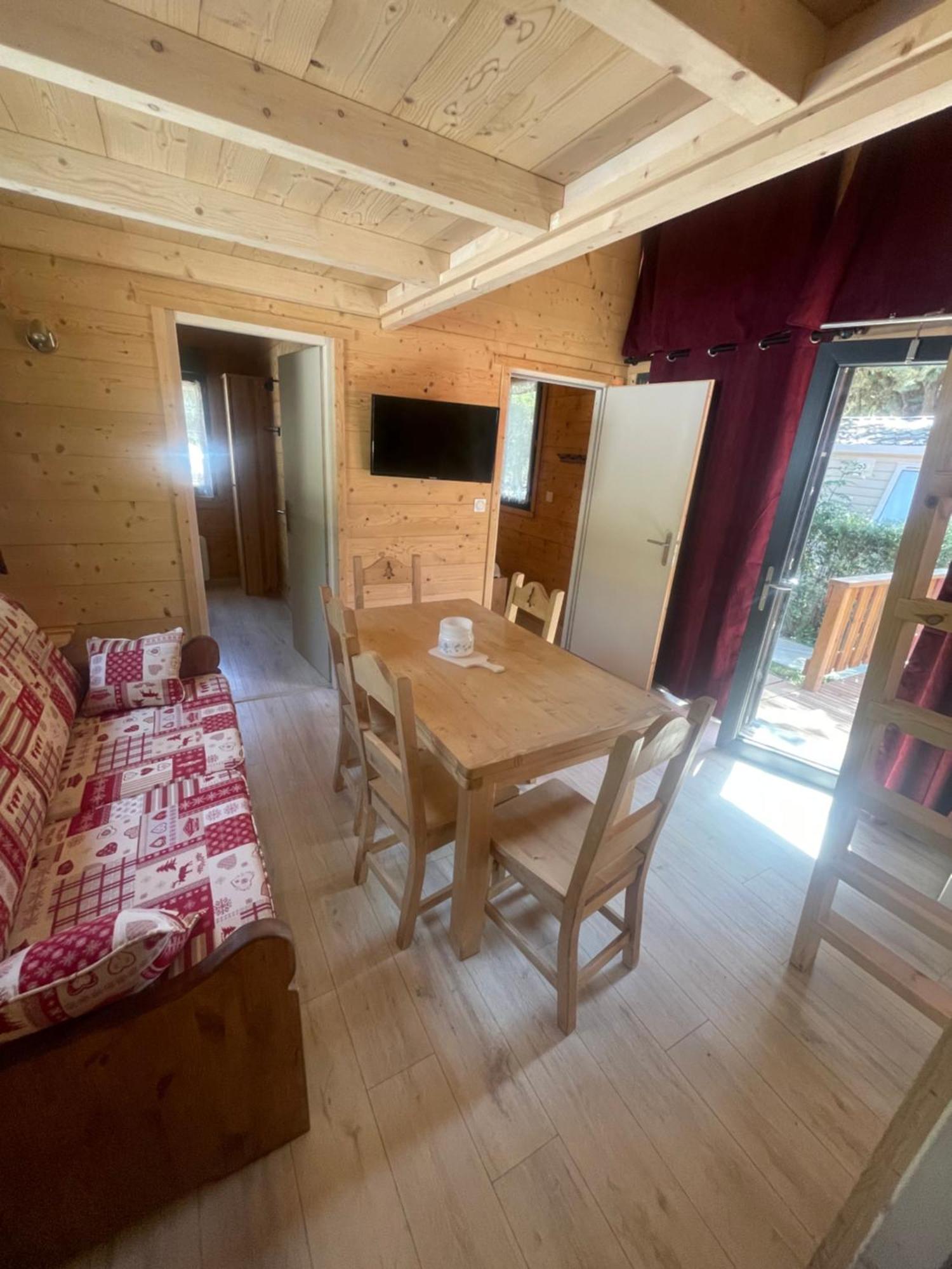 Camping L'Enclave Mobil-Home Estavar Bagian luar foto