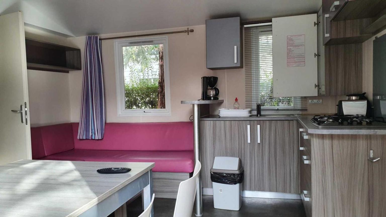 Camping L'Enclave Mobil-Home Estavar Bagian luar foto