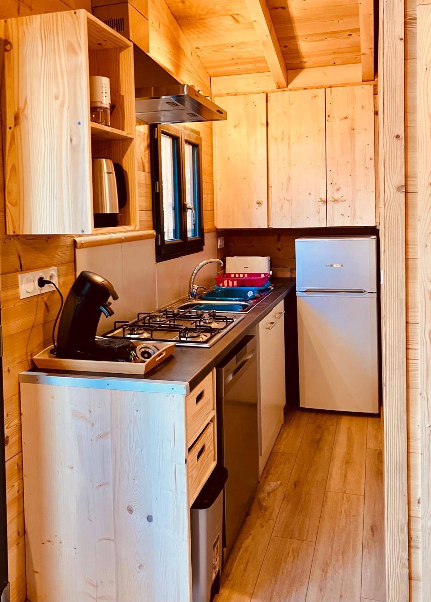 Camping L'Enclave Mobil-Home Estavar Bagian luar foto
