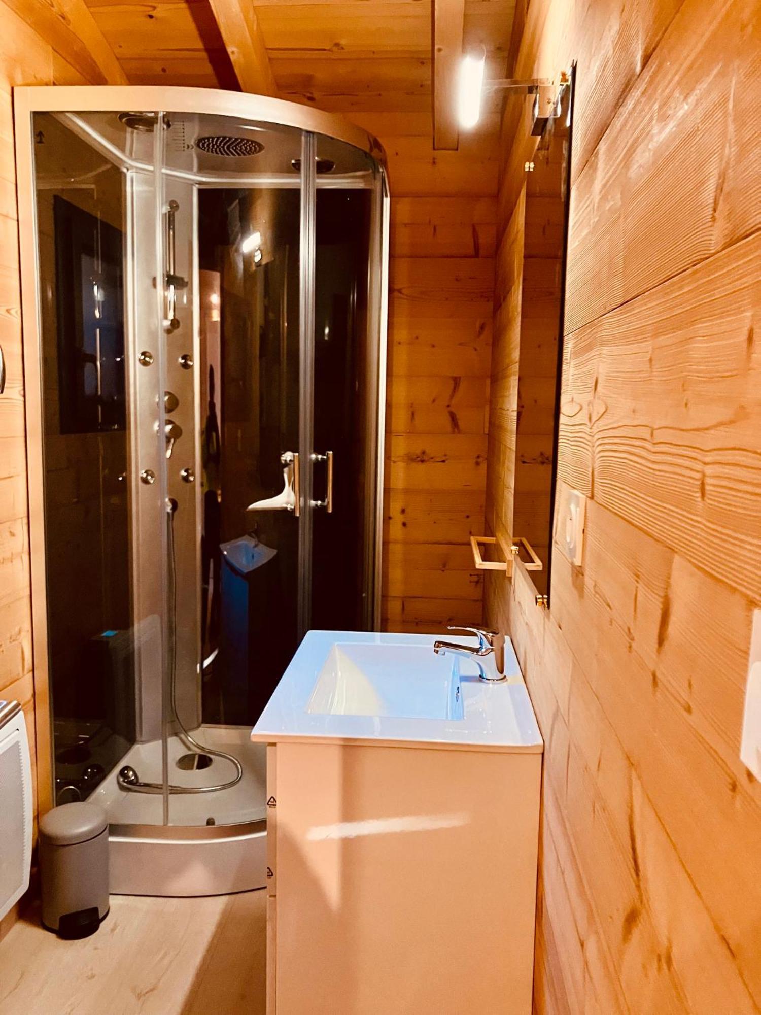 Camping L'Enclave Mobil-Home Estavar Bagian luar foto